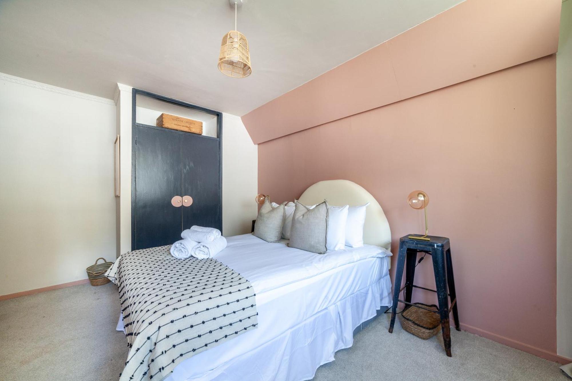 Mezzanine 3-bed In Central London, By Westminster Apartamento *